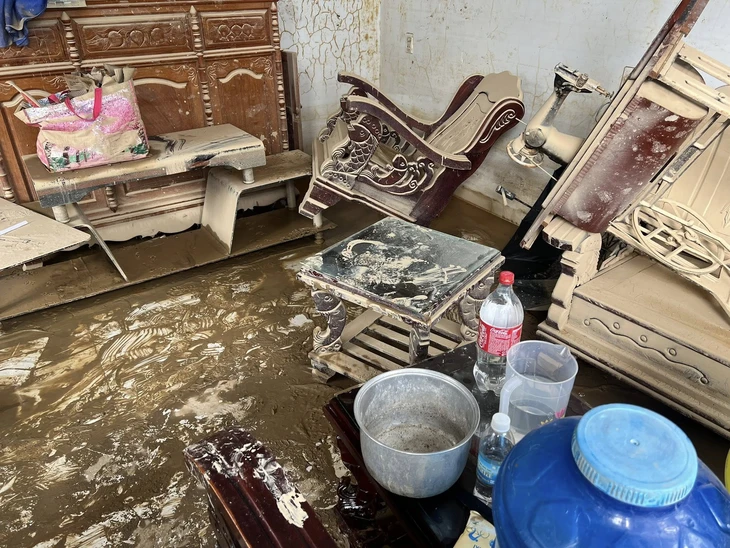 cơn lũ lịch sử - Ảnh 1.