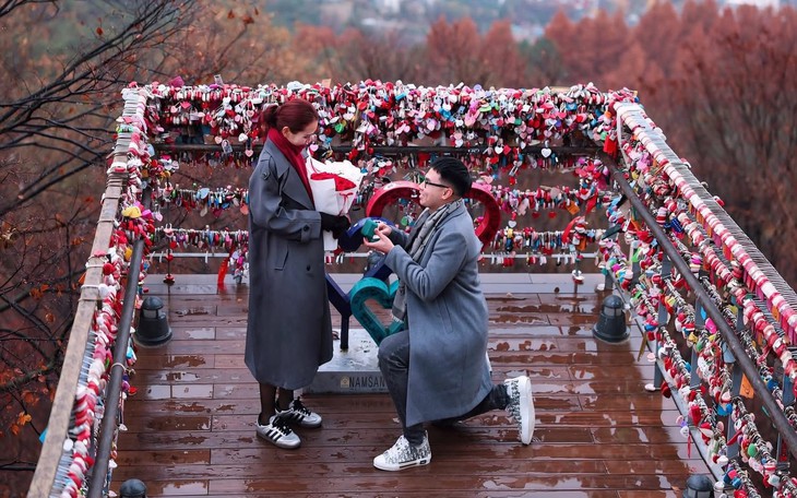 Ca sĩ nhí hát 'Xúc Xắc Xúc Xẻ' đạt 400 triệu view giờ ra sao? - Ảnh 6.