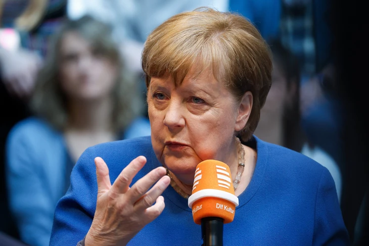 Có thật cựu Thủ tướng Đức đổ lỗi cho Ba Lan và các nước Baltic gây ra cuộc chiến Ukraine? - Ảnh 1.