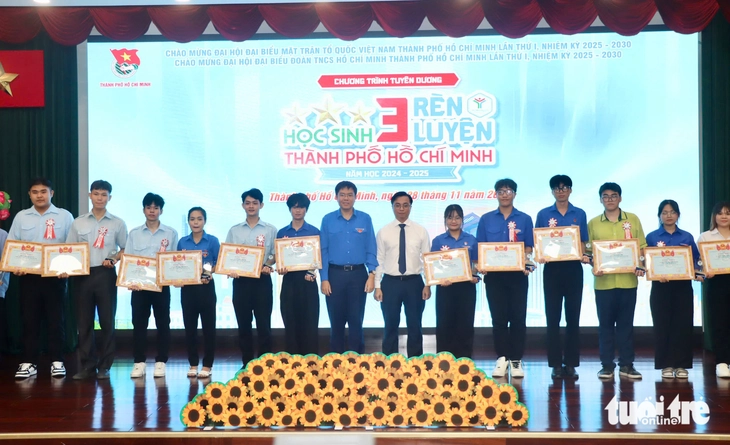 Vinh danh 87 gương 'Học sinh 3 rèn luyện TP.HCM' - Ảnh 1.