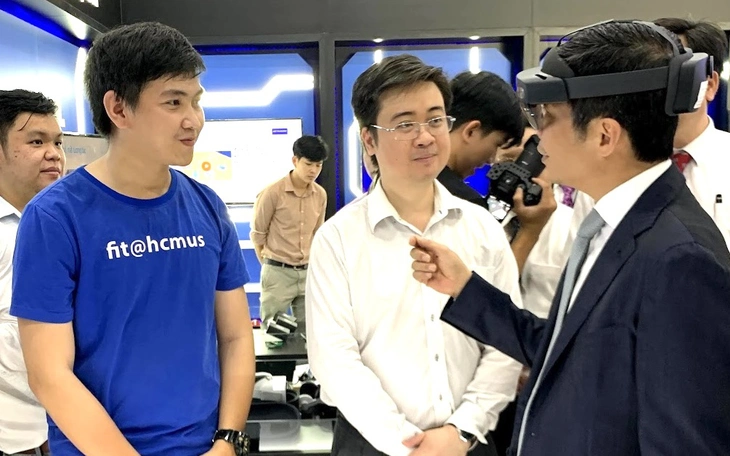 69 nhà khoa học xuất sắc từ nhiều nước về làm việc tại Đại học Quốc gia TP.HCM - Ảnh 5.