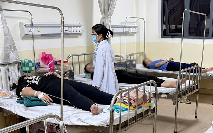 Liên tiếp nhiều vụ ngộ độc thực phẩm, Sở An toàn thực phẩm TP.HCM nói gì? - Ảnh 1.