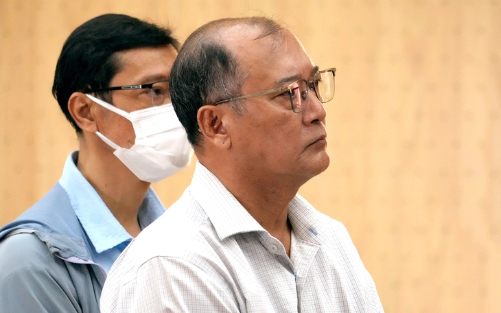 Tuyên án 4 năm 6 tháng tù cho Cựu giám đốc Sở Y tế Bà Rịa - Vũng Tàu vì sai phạm gói thầu 38 tỷ  - Ảnh 2.