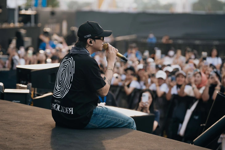 Soobin khóc nói về sự cố ồn ào trước concert, ủng hộ 500 triệu cho đồng bào miền Trung - Ảnh 4. Soobin - Ảnh 4.