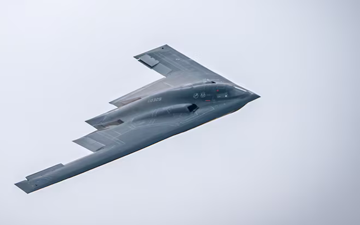 Máy bay Air Force One sắp khoác lên màu sơn mới mà ông Trump ưa thích - Ảnh 2.