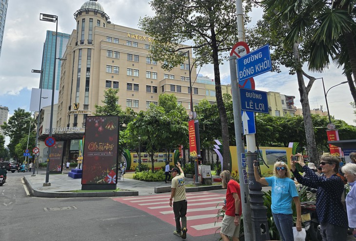 Bảng giá đất ở mới các tuyến trung tâm TP.HCM dự kiến như cũ, điều chỉnh các khu vực sáp nhập - Ảnh 1.