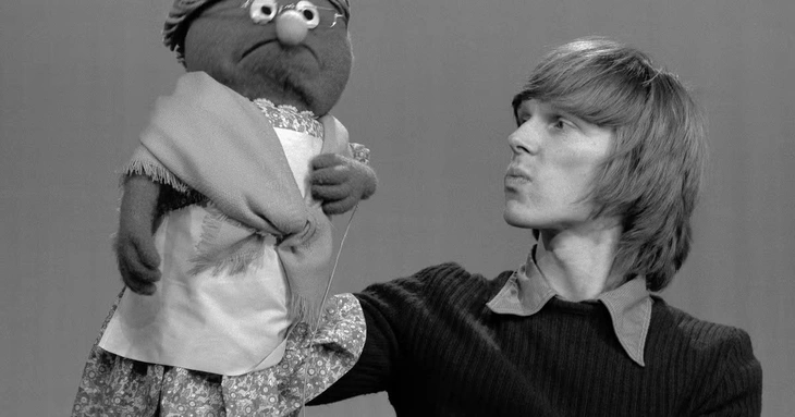 Người Nhện đầu tiên qua đời ở tuổi 81 - Ảnh 2.