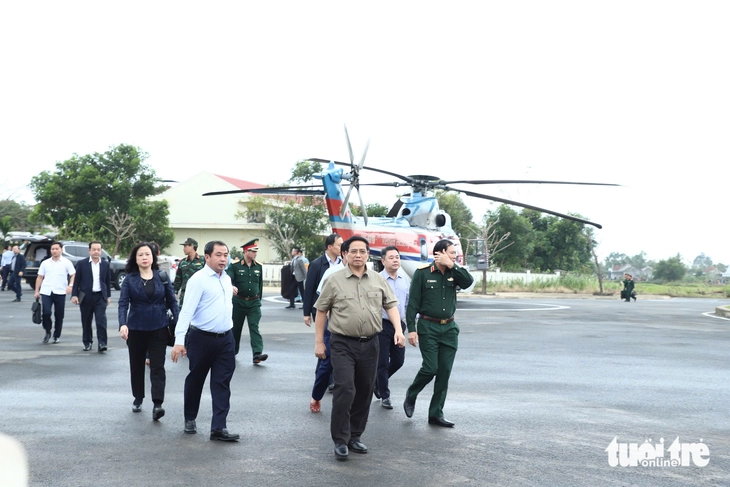 Đến thăm vùng lũ Phú Yên, Thủ tướng hỏi dân cần hỗ trợ những gì để tái thiết cuộc sống- Ảnh 3. Phú Yên - Ảnh 3.