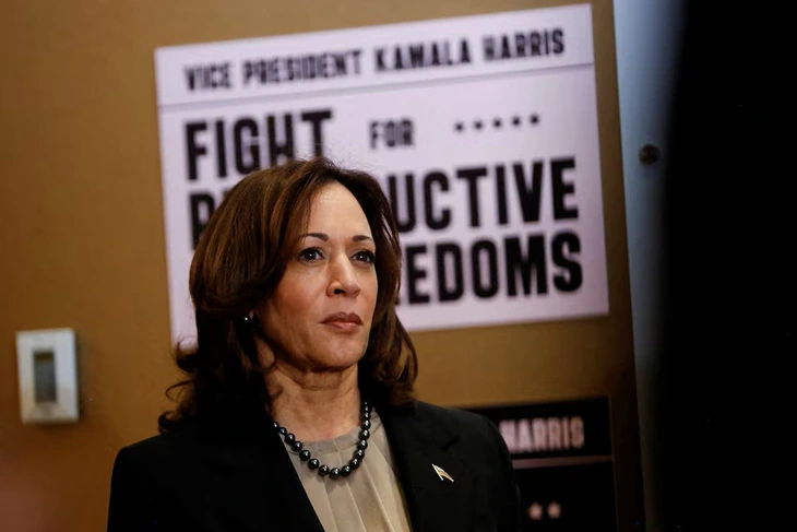 Bà Kamala Harris kêu gọi hạ độ tuổi bầu cử xuống 16 - Ảnh 1.