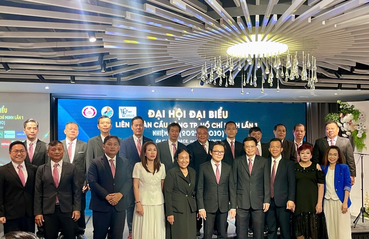 Ông Nguyễn Phương Nam làm Chủ tịch Liên đoàn Cầu lông TP.HCM - Ảnh 1.