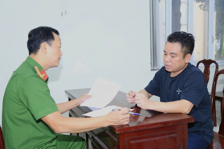 Bắt 4 người mua bán hóa đơn khống cho hàng trăm doanh nghiệp, giá trị trên 4.000 tỉ đồng- Ảnh 2. Bắt 4 người mua bán hóa đơn khống cho hàng trăm doanh nghiệp, giá trị trên 4.000 tỉ đồng- Ảnh 2.