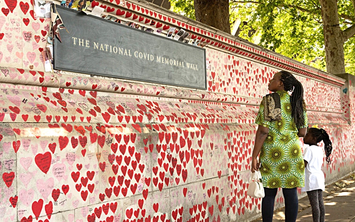 Đài tưởng niệm nạn nhân COVID-19: Như một lòng biết ơn của thành phố nghĩa tình - Ảnh 3.