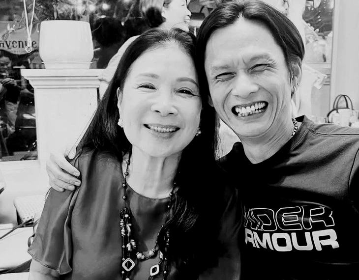 Sân khấu Thiên Đăng đau buồn tiễn biệt nhiếp ảnh gia Lân Trần - Ảnh 1.