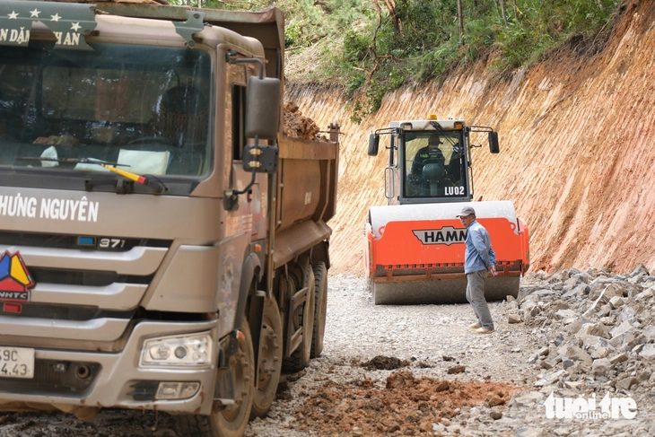 18h ngày 30-11, đèo Mimosa Đà Lạt thông xe trở lại - Ảnh 1.