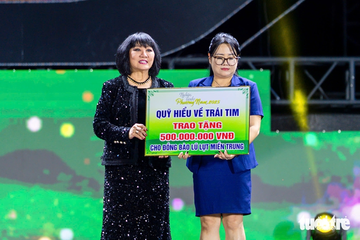 Hơn 25 tỉ đồng giúp tái thiết nhà cửa, sinh kế cho bà con vùng lũ miền Trung - Ảnh 4. Nghĩa tình phương Nam - Ảnh 4.