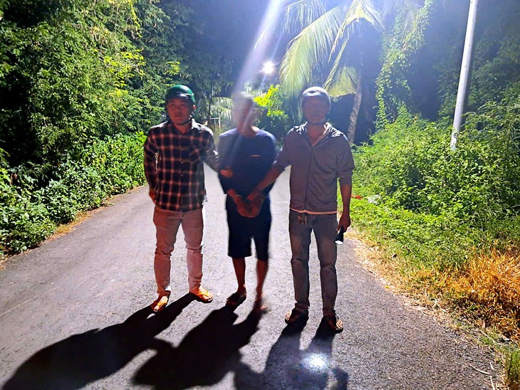 Bắt hai nghi phạm ẩu đả đâm chết người tại tiệc cưới - Ảnh 1.