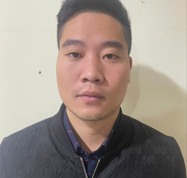 Tông văng người khác lên vỉa hè, còn lao vào đánh tới tấp: Tạm giữ hình sự 1 nghi can - Ảnh 1.