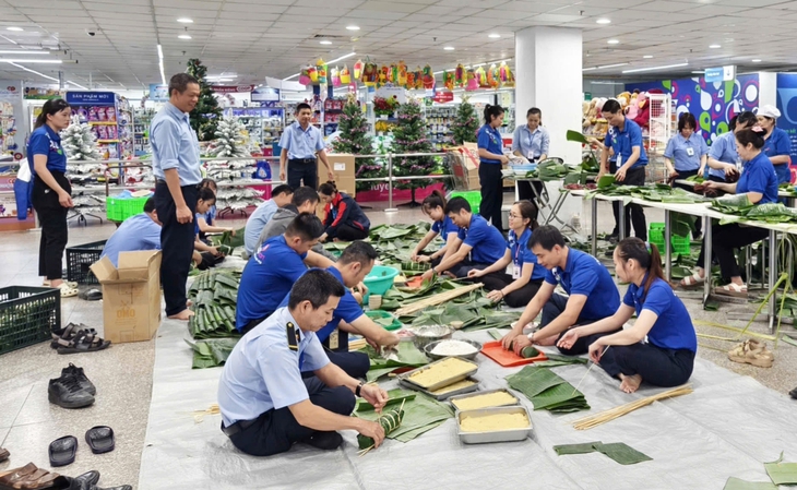 Giữa thiên tai, tình người thành điểm tựa - Ảnh 3. co.opmart - Ảnh 2.