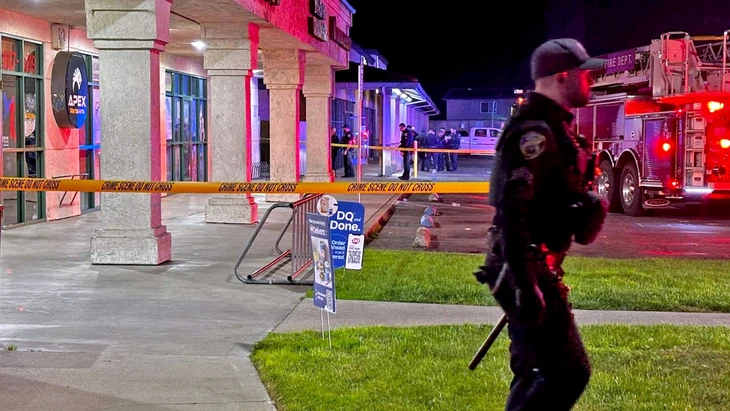 California: Xả súng tại tiệc sinh nhật, 14 người thương vong - Ảnh 1.