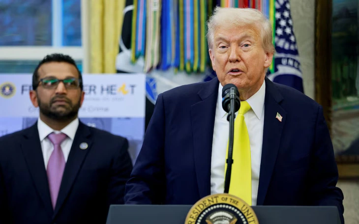 FBI bất ngờ đột kích văn phòng bầu cử bang Georgia, thu giữ hàng trăm thùng phiếu năm 2020 - Ảnh 2.