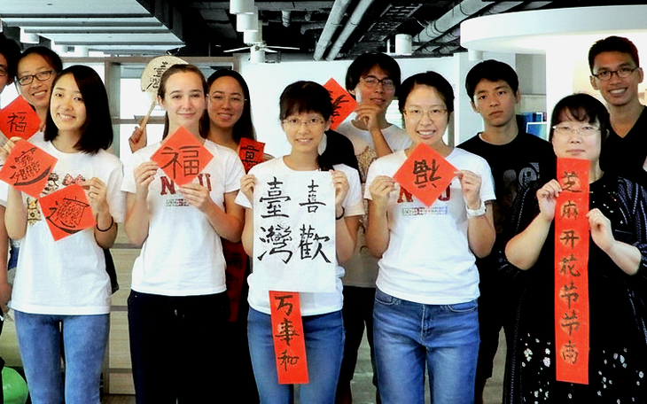 Canada cắt giảm 65% giấy phép du học từ năm 2026 - Ảnh 2.