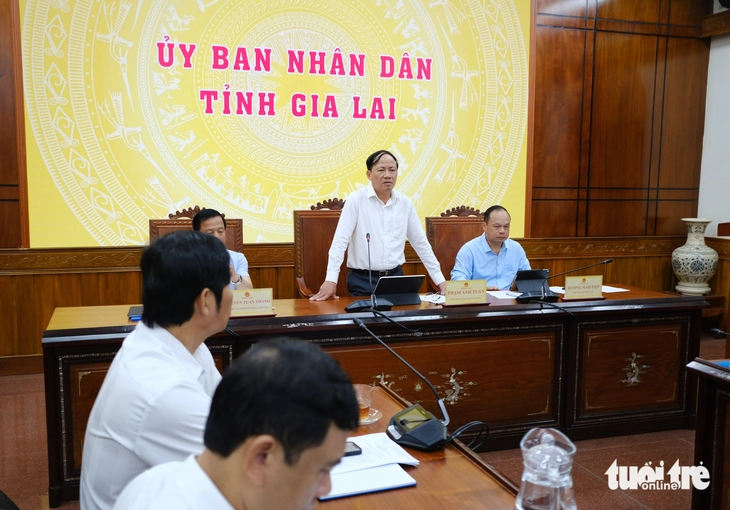 Gia Lai vận động di dời người dân đi tránh bão Kalmaegi - Ảnh 4.