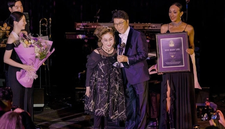 'Bậc thầy K-pop' Lee Soo Man được vinh danh tại Đại sảnh danh vọng châu Á - Ảnh 2.