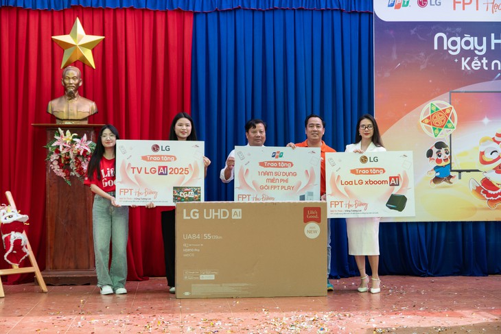 FPT cùng LG mang công nghệ kết nối tri thức cho học sinh vùng khó - Ảnh 1.