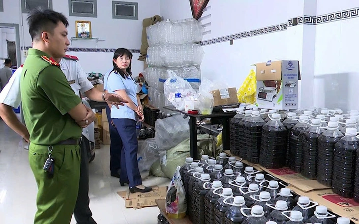 Bạn đọc đề nghị xử lý nghiêm hành vi sản xuất thực phẩm giả, hàng giả - Ảnh 4.