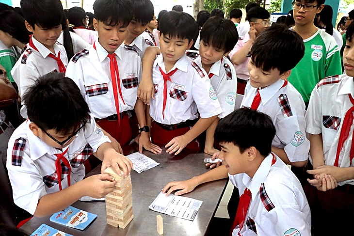 Công tắc khoa học 2025: Nâng niu niềm đam mê khoa học - Ảnh 1.