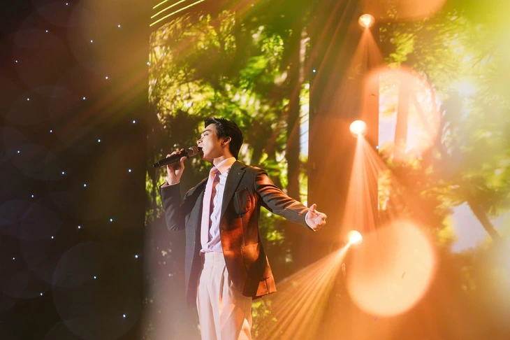 8 năm đi hát mới làm concert, Lân Nhã xin lỗi vì giá vé bị chê quá cao - Ảnh 3. Lân Nhã - Ảnh 3.