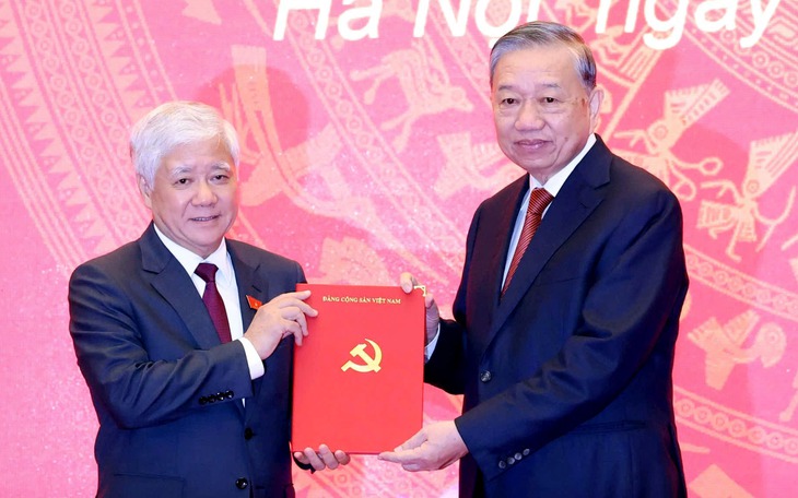 Bà Bùi Thị Minh Hoài giữ chức Chủ tịch Ủy ban Trung ương Mặt trận Tổ quốc Việt Nam - Ảnh 2.