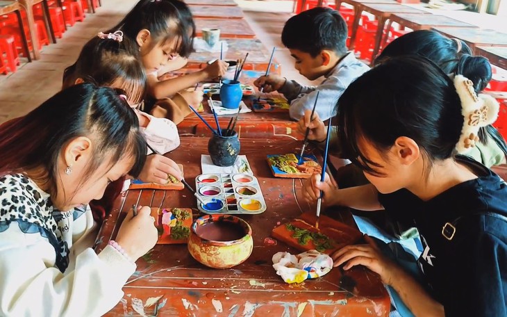 Cuộc thi Lan tỏa năng lượng tích cực 2025: Khi ý tưởng sinh viên chạm đến cộng đồng - Ảnh 2.