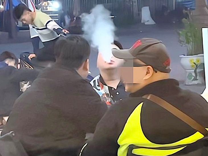 Thuốc lá điện tử vẫn âm thầm gây hại giới trẻ - Ảnh 1. thuốc lá điện tử - Ảnh 1.