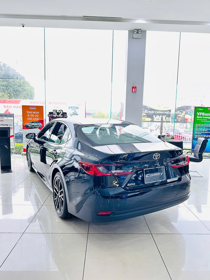 Toyota Camry - Ảnh 3.