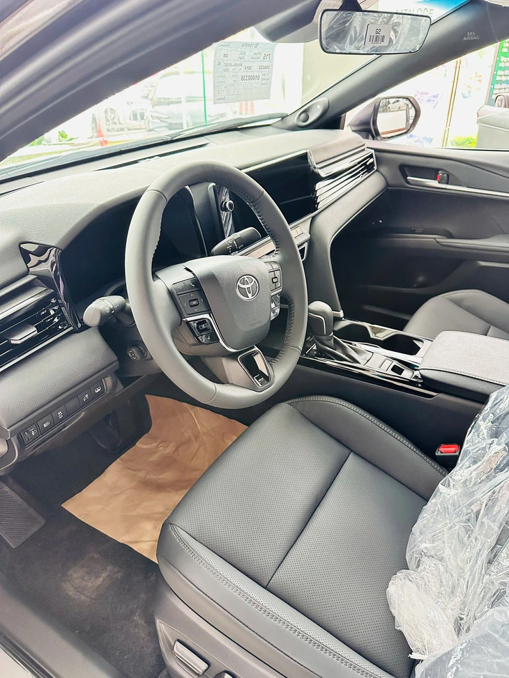 Toyota Camry - Ảnh 5.