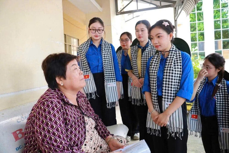 Thanh niên - Ảnh 2.