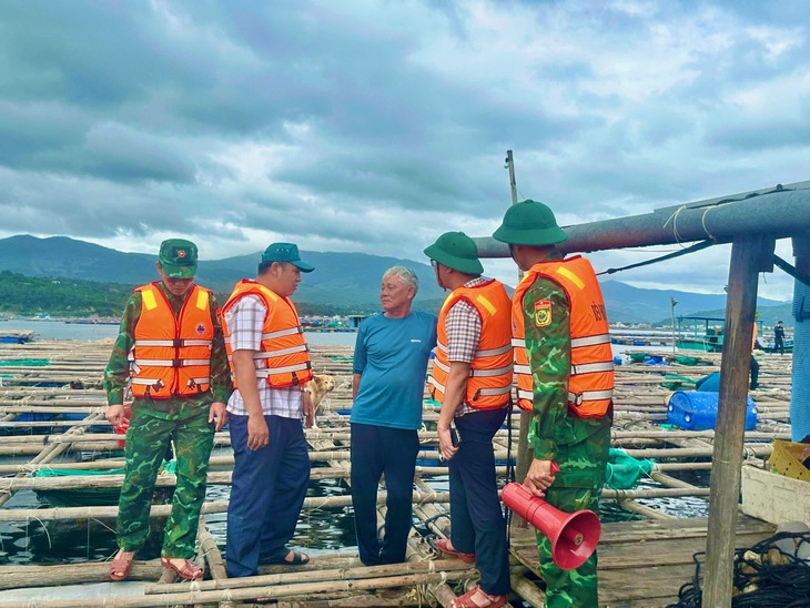 Đắk Lắk yêu cầu hạ khẩn cấp cẩu công trình trước bão số 13 (Kalmaegi)- Ảnh 3. Đắk Lắk yêu cầu hạ khẩn cấp cẩu công trình trước bão Kalmaegi - Ảnh 3.