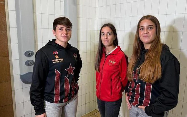 Cristiano Ronaldo sở hữu hơn 40 siêu xe nhưng nhiều chiếc 'chỉ để ngắm' - Ảnh 3.