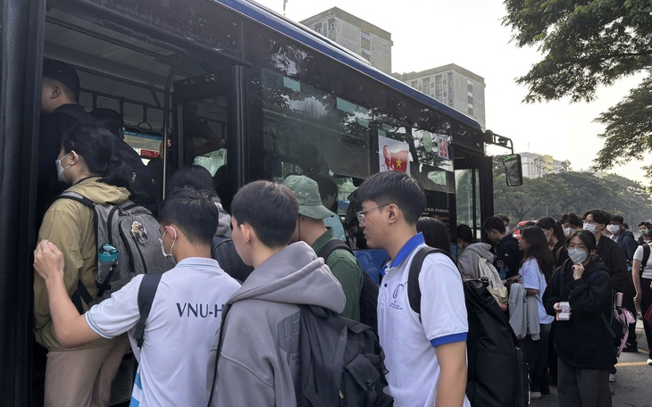 Kết nối tuyến xe buýt 61-05 từ Thủ Dầu Một vào khu Đại học Quốc gia TP.HCM phục vụ sinh viên đi lại - Ảnh 2.