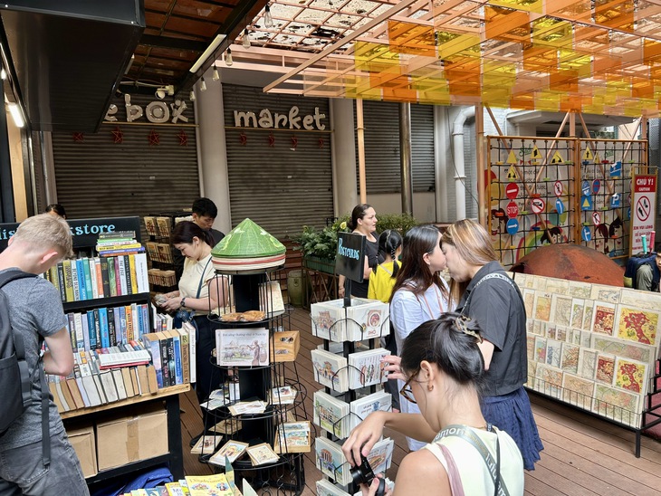 Sở Công thương báo cáo UBND TP.HCM về ‘Chợ Nga’ - Ảnh 2. Chợ Nga - Ảnh 2.