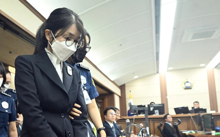 Cựu đệ nhất phu nhân Hàn Quốc bị đề nghị 15 năm tù, phạt 2 tỉ won - Ảnh 2.