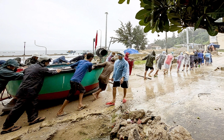 Bão Kalmaegi có thể gây ra rủi ro rất lớn đối với vùng biển và đất liền Quảng Ngãi, Gia Lai, Đắk Lắk - Ảnh 2.