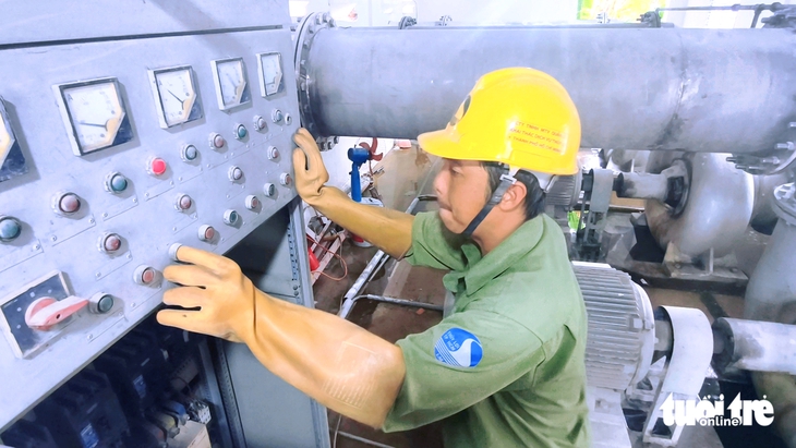 Vận hành 4 trạm bơm công suất lớn tại khu vực kênh An Hạ ứng phó triều cường - Ảnh 2.