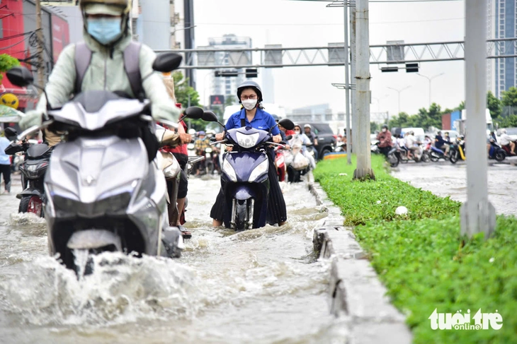 triều cường - Ảnh 1.