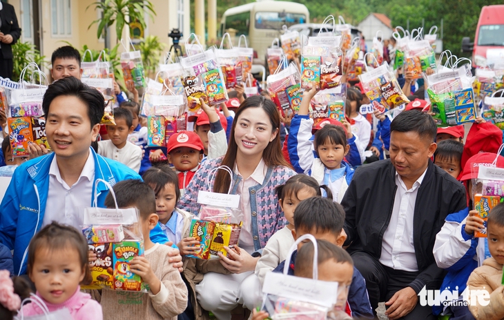 Hoa hậu - Ảnh 3.