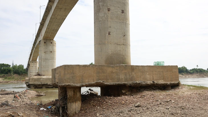 Kiểm định chất lượng cầu sông Lô, sửa chữa ngay hư hỏng - Ảnh 1.