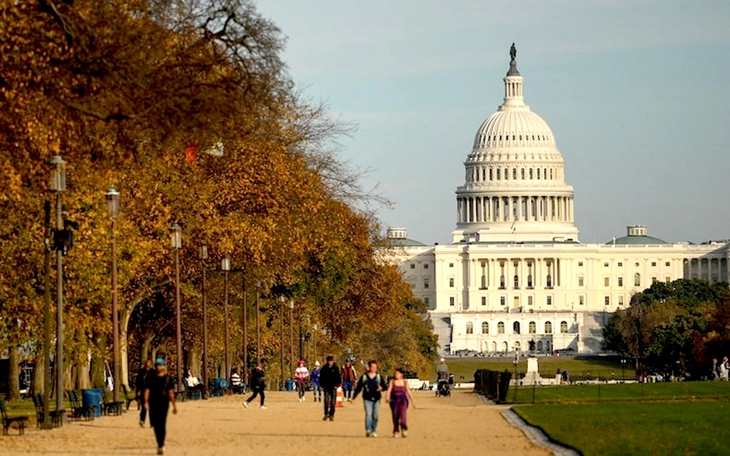 Đảng Dân chủ thắng lớn trong cuộc đua thị trưởng và thống đốc, ông Trump nổi giận - Ảnh 2.