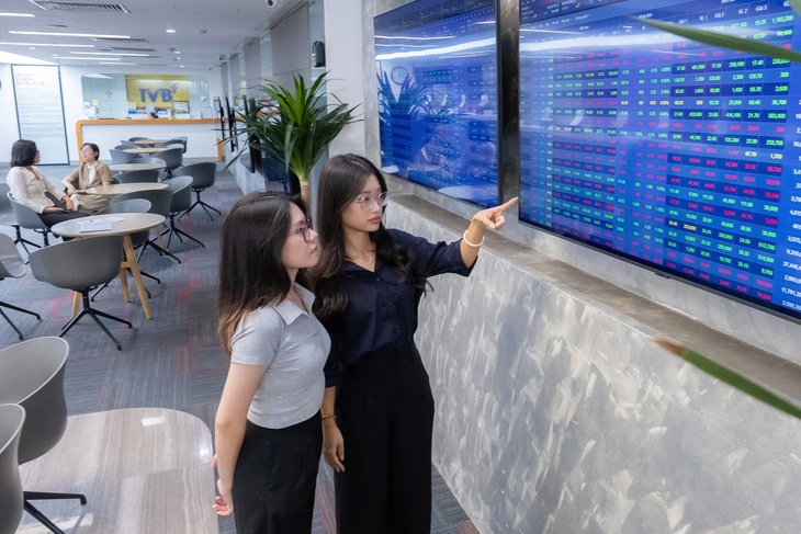 chứng khoán - Ảnh 1.