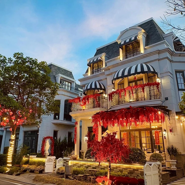 Trước khi bị bắt, chồng Đoàn Di Băng từng gây choáng khi khoe tài sản trăm tỉ - Ảnh 2.